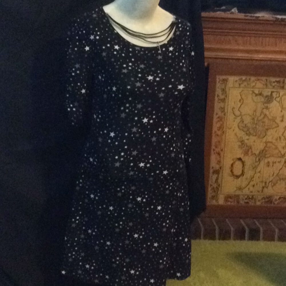 Midlink star print dress